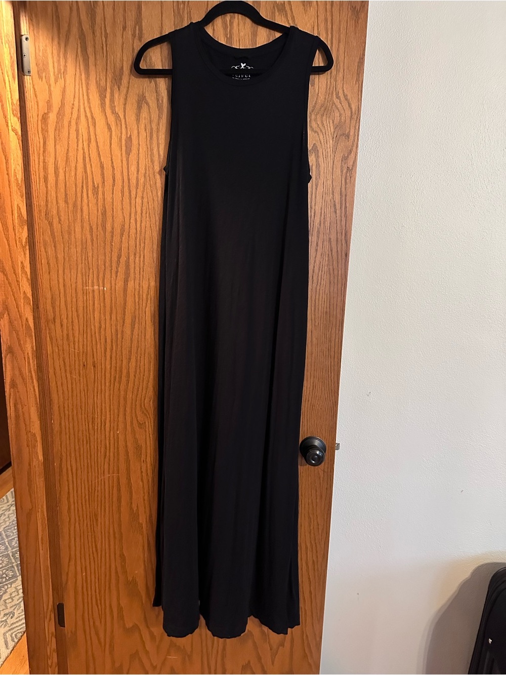 Velvet by Graham & Spencer Black Sleeveless Maxi Dress